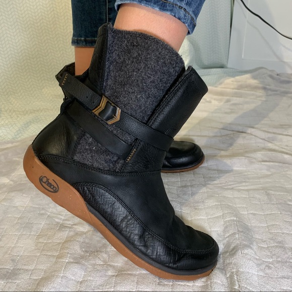 Chaco Shoes - Chaco Women’s Hopi Leather Black Boots Size 11